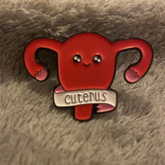 Cuterous lapel pin - Picture 2 of 3